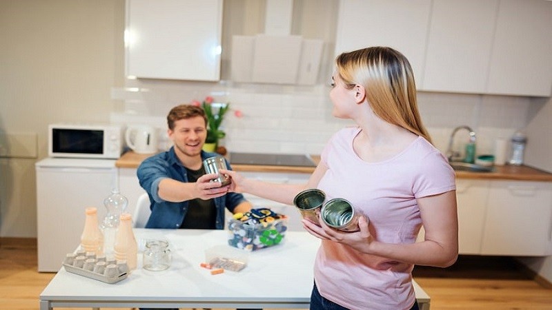 utawhacks Column by Whatutalkingboutwillis sharing practical kitchen organization and everyday home tips.